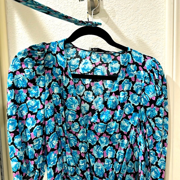 Zara dress with belt - Picture 2 of 5